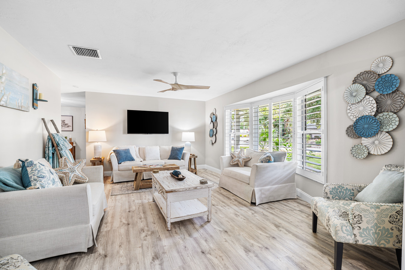 Excape to paradise with Xperience Oasis Boat Tours